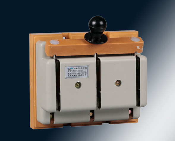 HD系列單投刀開(kāi)關(guān)、HS系列雙投刀開(kāi)關(guān)適用于交流50Hz、額定電壓400V、直流220V，額定電流至1500A的成套配電裝置中，用作手動(dòng)不頻繁接通與分?jǐn)嘟恢绷麟姟?>
											HD、HS開(kāi)啟式刀開(kāi)關(guān)</a>
										</div>
										 
										<div   id=